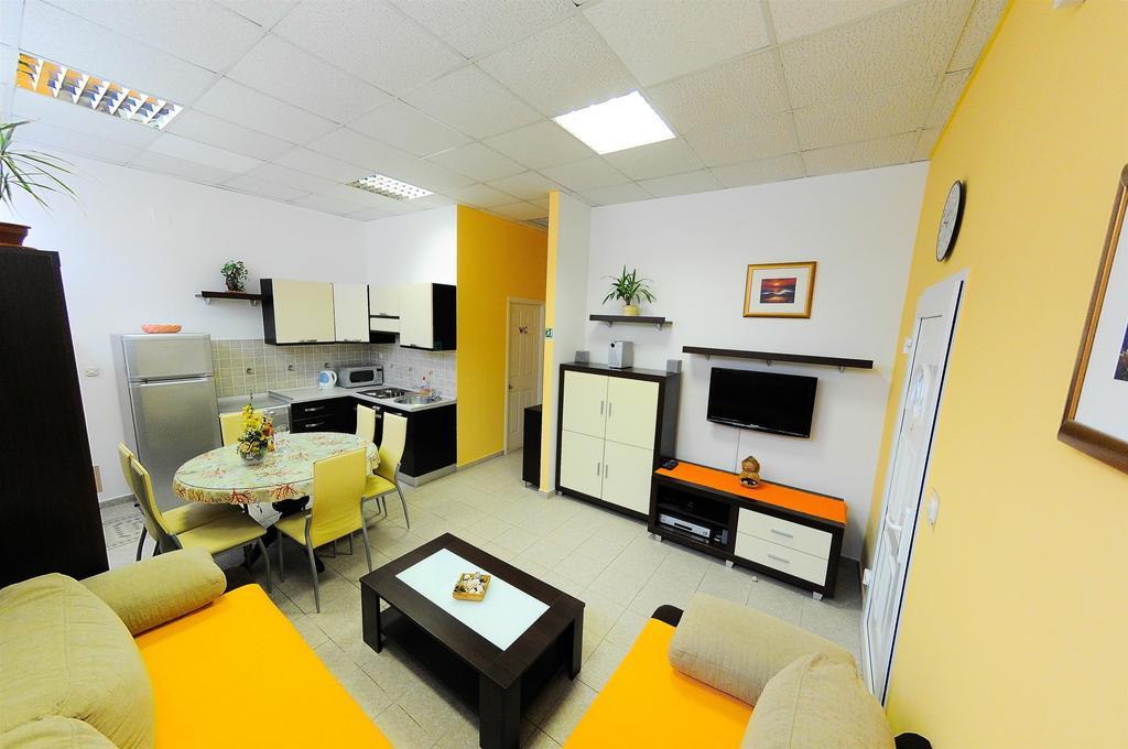 Apartments Marija Petricevic بودْسْتغانا الغرفة الصورة